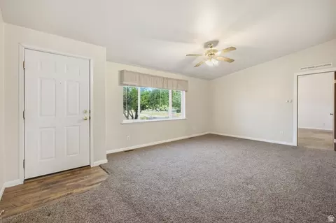 Living - 350 E Center St, Fairview, UT 84629 photo 3 of 5