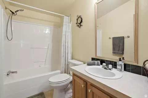 Bath - 350 E Center St, Fairview, UT 84629 photo 1 of 3