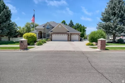 195 Fairway Dr, Smithfield, UT 84335