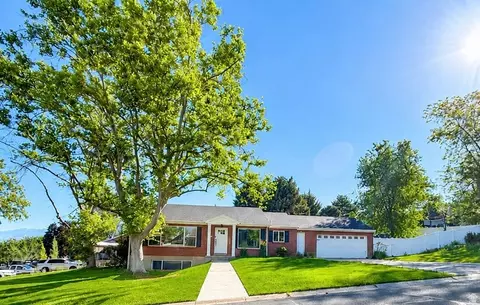273 E Springhill Dr S #77, North Salt Lake, UT 84054