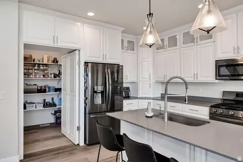 Kitchen - 615 N 750 E, Hyde Park, UT 84318 photo 6 of 6