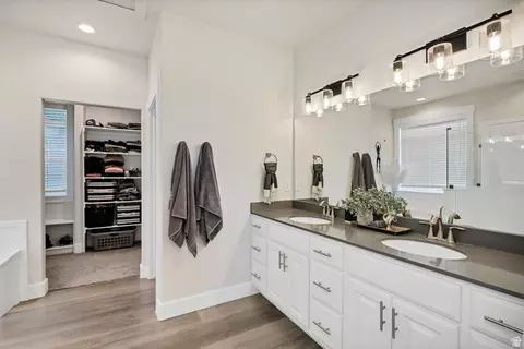 Bath - 615 N 750 E, Hyde Park, UT 84318 photo 1 of 6