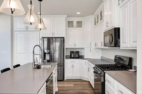 Kitchen - 615 N 750 E, Hyde Park, UT 84318 photo 3 of 6