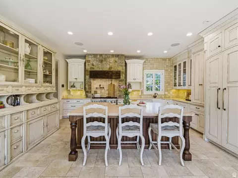 Kitchen - 2808 E 3025 N, Layton, UT 84040 photo 2 of 8