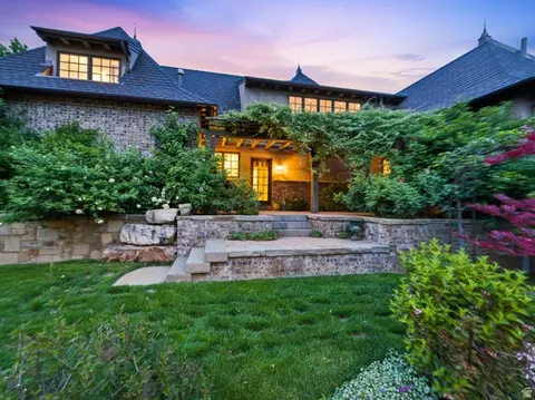 Exterior - 2808 E 3025 N, Layton, UT 84040 photo 9 of 40