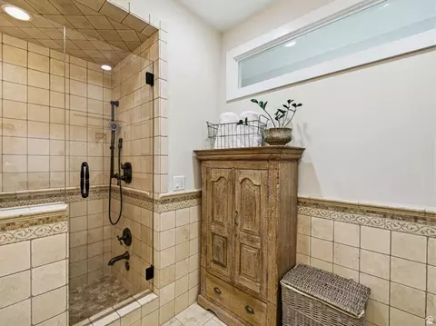 Bath - 2808 E 3025 N, Layton, UT 84040 photo 6 of 8