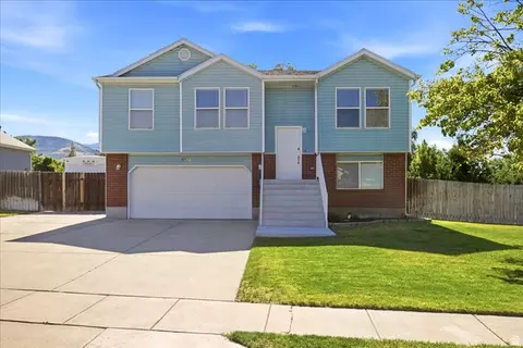 3016 S Fetzer Dr W, Magna, UT 84044