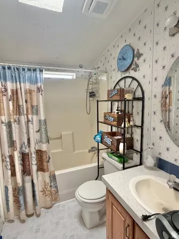 Bath - 105 W 500 S, Ferron, UT 84523 photo 3 of 3