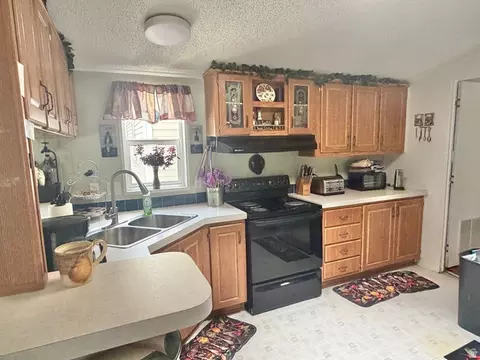 Kitchen - 105 W 500 S, Ferron, UT 84523 photo 2 of 4