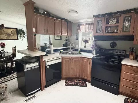 Kitchen - 105 W 500 S, Ferron, UT 84523 photo 1 of 4
