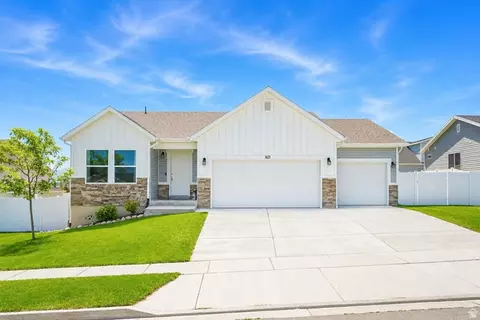 1121 W Honeycomb Dr, Grantsville, UT 84029