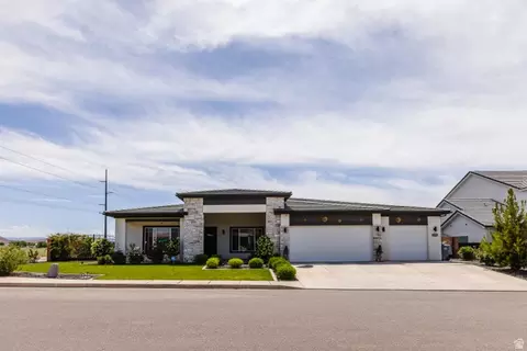 5 W Elinor Ln, Washington, UT 84780