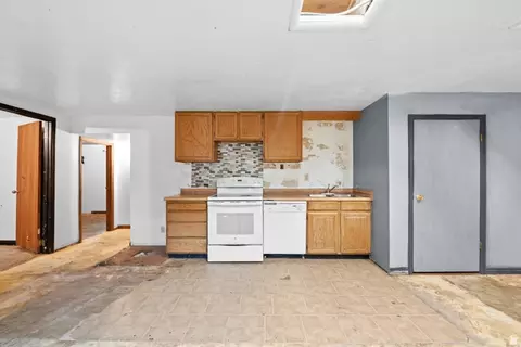 Kitchen - 273 N 200 E, Delta, UT 84624 photo 4 of 4