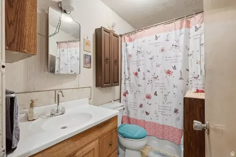 Bath - 10850 S 1700 E, Sandy, UT 84092 photo 1 of 1