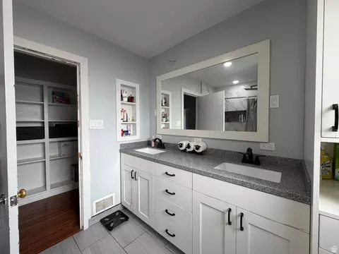 Bath - 65 S 100 E, Fillmore, UT 84631 photo 1 of 3