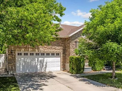 4012 W Heidelberg Ln, West Jordan, UT 84084