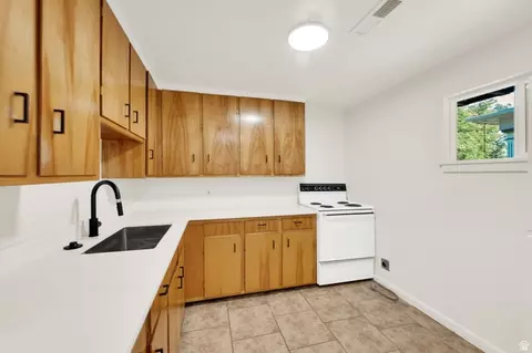 Kitchen - 189 N 300 E, Provo, UT 84606 photo 5 of 10