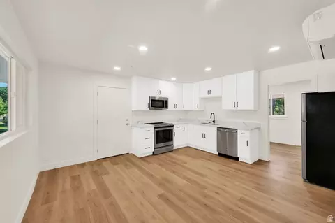 Kitchen - 189 N 300 E, Provo, UT 84606 photo 3 of 10