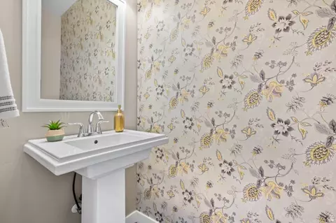 Bath - 36 W Gilbride Ave, Murray, UT 84107 photo 1 of 3