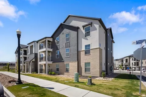 4683 W Sylvie Ct #302, Riverton, UT 84065