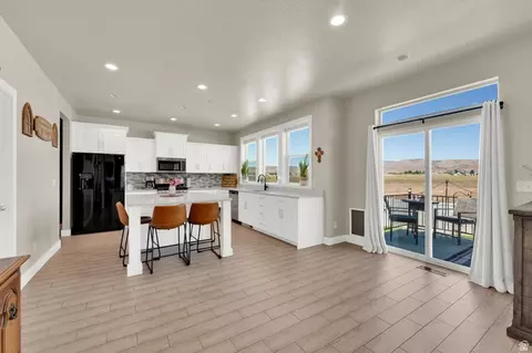 Kitchen - 1857 E Thunder Gulch Rd, Eagle Mountain, UT 84005 photo 1 of 5