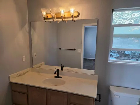 Bath - 1159 E 100 S, Spanish Fork, UT 84660 photo 2 of 4