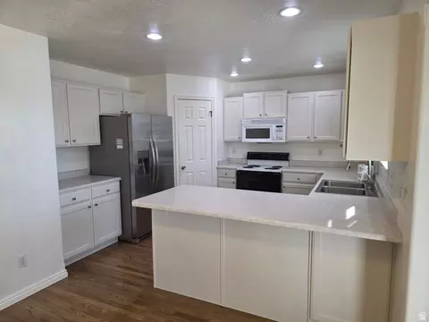 Kitchen - 1159 E 100 S, Spanish Fork, UT 84660 photo 2 of 2