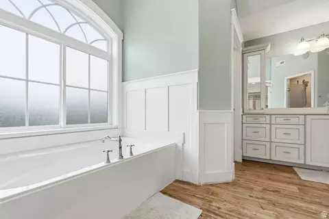 Bath - 672 E Perry Holow Dr, Mapleton, UT 84664 photo 1 of 6