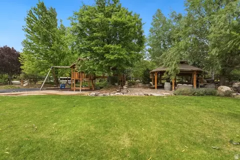 Exterior - 672 E Perry Holow Dr, Mapleton, UT 84664 photo 19 of 27