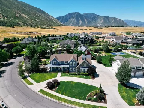 View/Area - 672 E Perry Holow Dr, Mapleton, UT 84664 photo 1 of 7