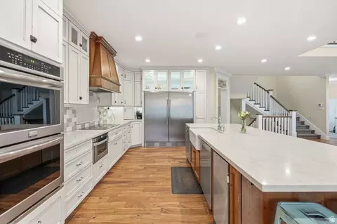 Kitchen - 672 E Perry Holow Dr, Mapleton, UT 84664 photo 4 of 5