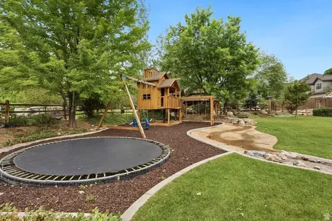 Exterior - 672 E Perry Holow Dr, Mapleton, UT 84664 photo 18 of 27