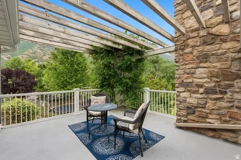 Exterior - 672 E Perry Holow Dr, Mapleton, UT 84664 photo 11 of 27