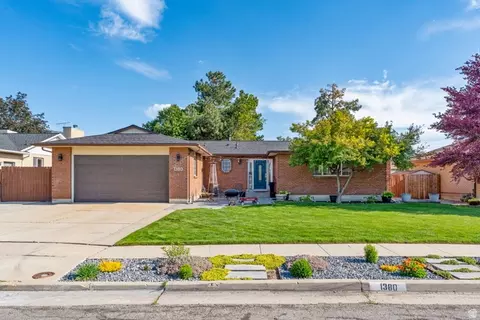1380 Eastpoint Dr, Sandy, UT 84092