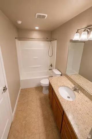 Bath - 149 E Crescent Pine Ln, Sandy, UT 84070 photo 3 of 4