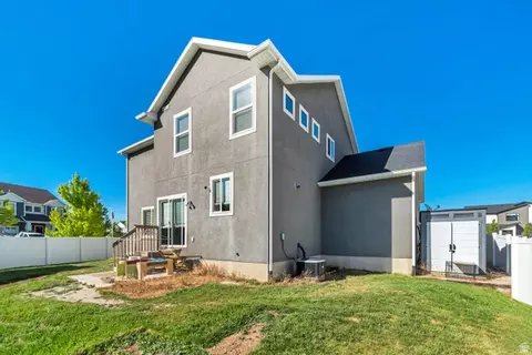 Exterior - 751 N Plainsman Dr E, Spanish Fork, UT 84660 photo 5 of 7