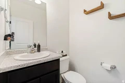 Bath - 751 N Plainsman Dr E, Spanish Fork, UT 84660 photo 1 of 3