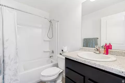 Bath - 751 N Plainsman Dr E, Spanish Fork, UT 84660 photo 3 of 3