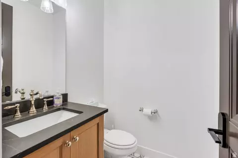 Bath - 709 E 200 S, Centerville, UT 84014 photo 6 of 6