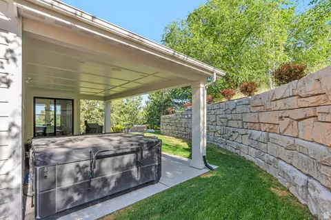 Exterior - 709 E 200 S, Centerville, UT 84014 photo 5 of 21