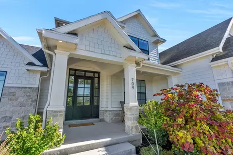 Exterior - 709 E 200 S, Centerville, UT 84014 photo 13 of 21