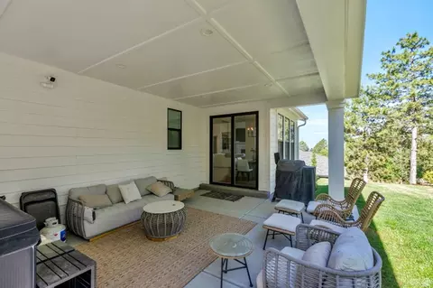 Exterior - 709 E 200 S, Centerville, UT 84014 photo 2 of 21