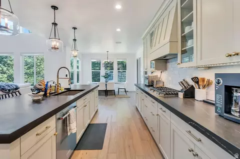 Kitchen - 709 E 200 S, Centerville, UT 84014 photo 6 of 6