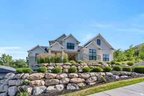 Exterior - 709 E 200 S, Centerville, UT 84014 photo 19 of 21