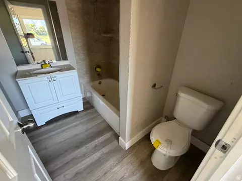 Bath - 2001 Jackson Ave, Ogden, UT 84401 photo 1 of 1