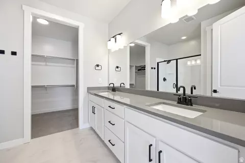 Bath - 764 W Marconi Way S, Murray, UT 84123 photo 1 of 3