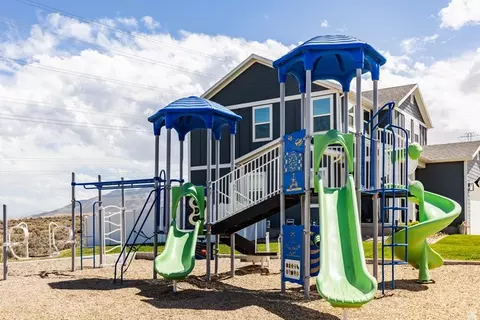 Exterior - 4385 E Longleaf Ln N, Eagle Mountain, UT 84005 photo 16 of 17