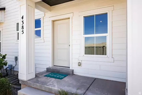 Exterior - 4385 E Longleaf Ln N, Eagle Mountain, UT 84005 photo 10 of 17