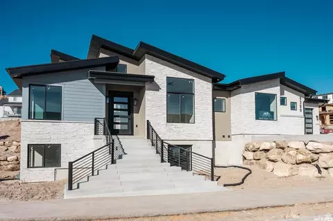 68 N Lions Head Dr, Washington, UT 84780