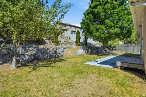 Exterior - 7721 N Ruby Valley Dr W, Eagle Mountain, UT 84005 photo 6 of 7